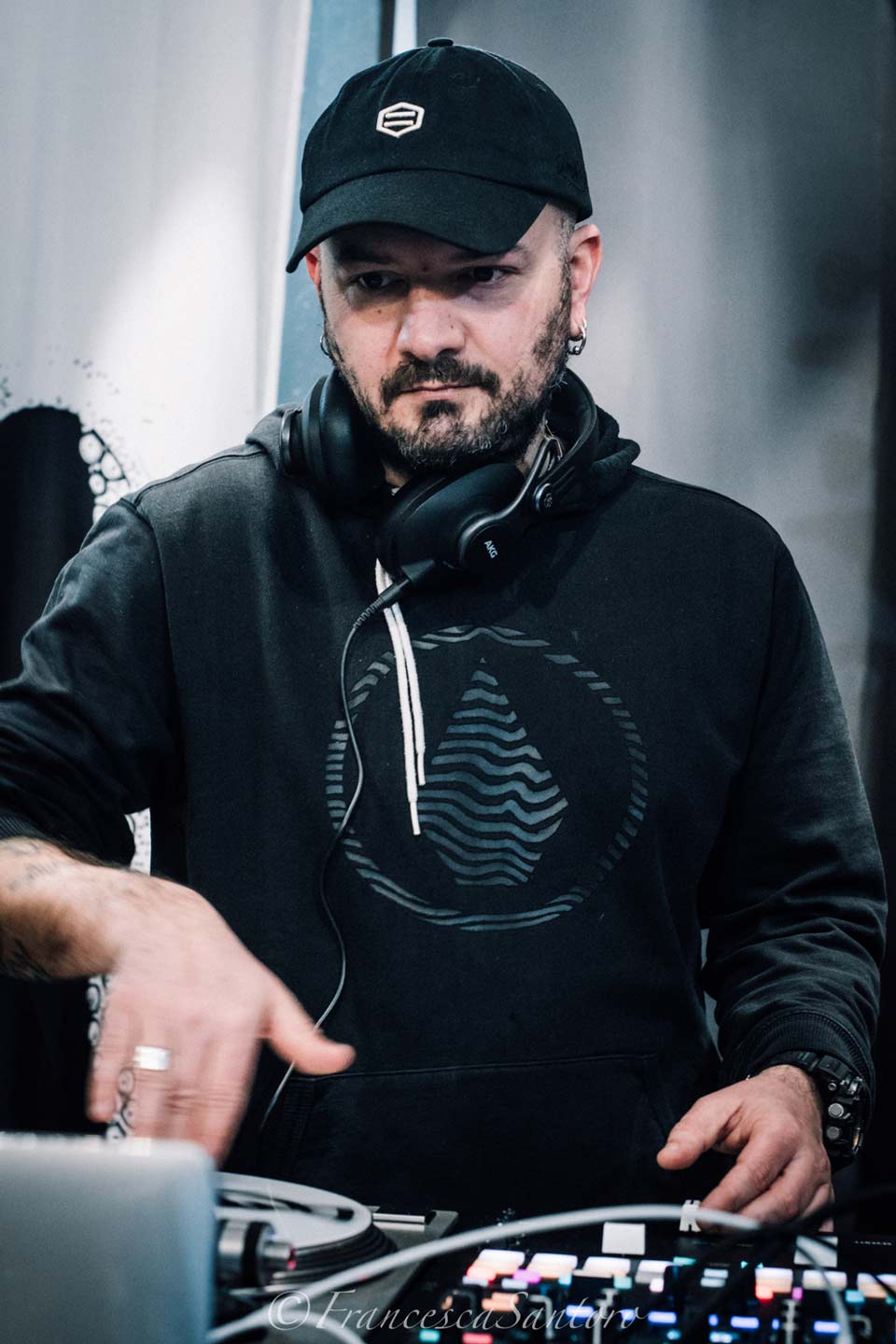 dj devasto v